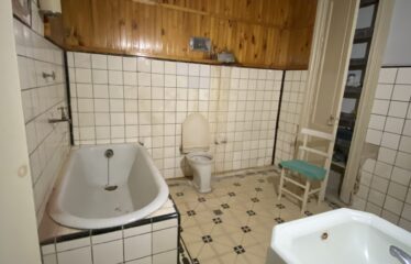 Casa en calle Buenos Aires 469 con 2 locales